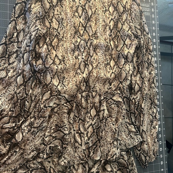 MSK Abstract Pattern Long Sleeve Dress - Picture 9 of 11